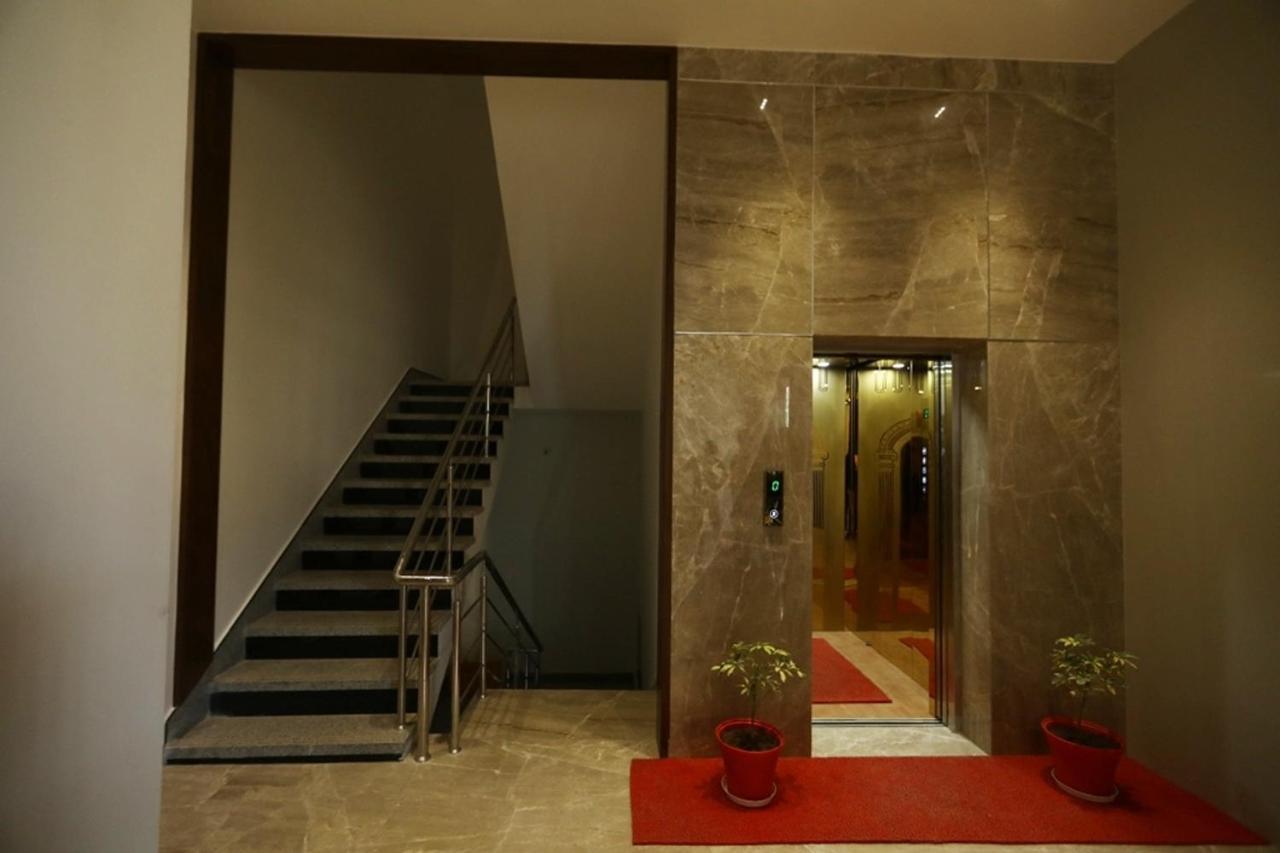 Pine Regency - Aravali'S Peak View Hotel Udaipur Buitenkant foto