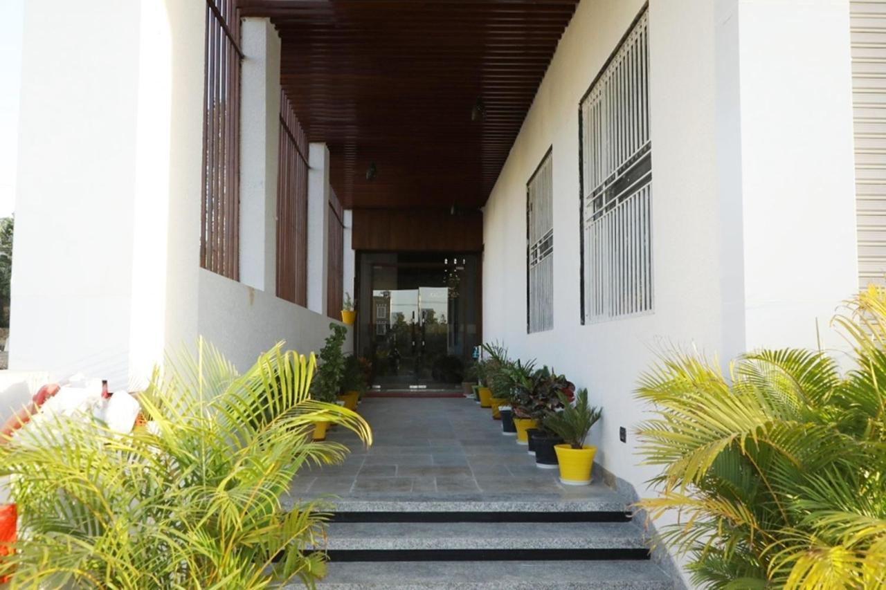 Pine Regency - Aravali'S Peak View Hotel Udaipur Buitenkant foto